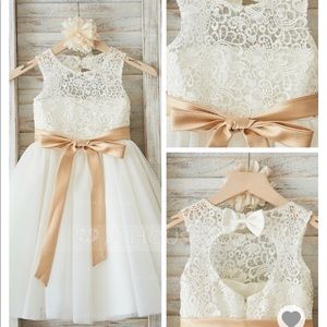 Little girl white dress/black belt